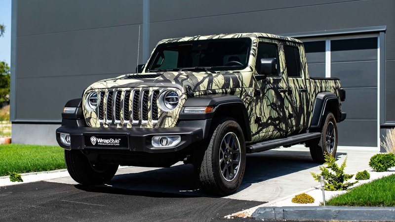 Jeep Gladiator - Tree Wrap