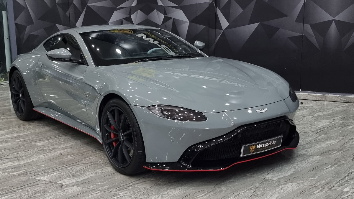 Aston Martin Vantage - Grey Wrap - img 1