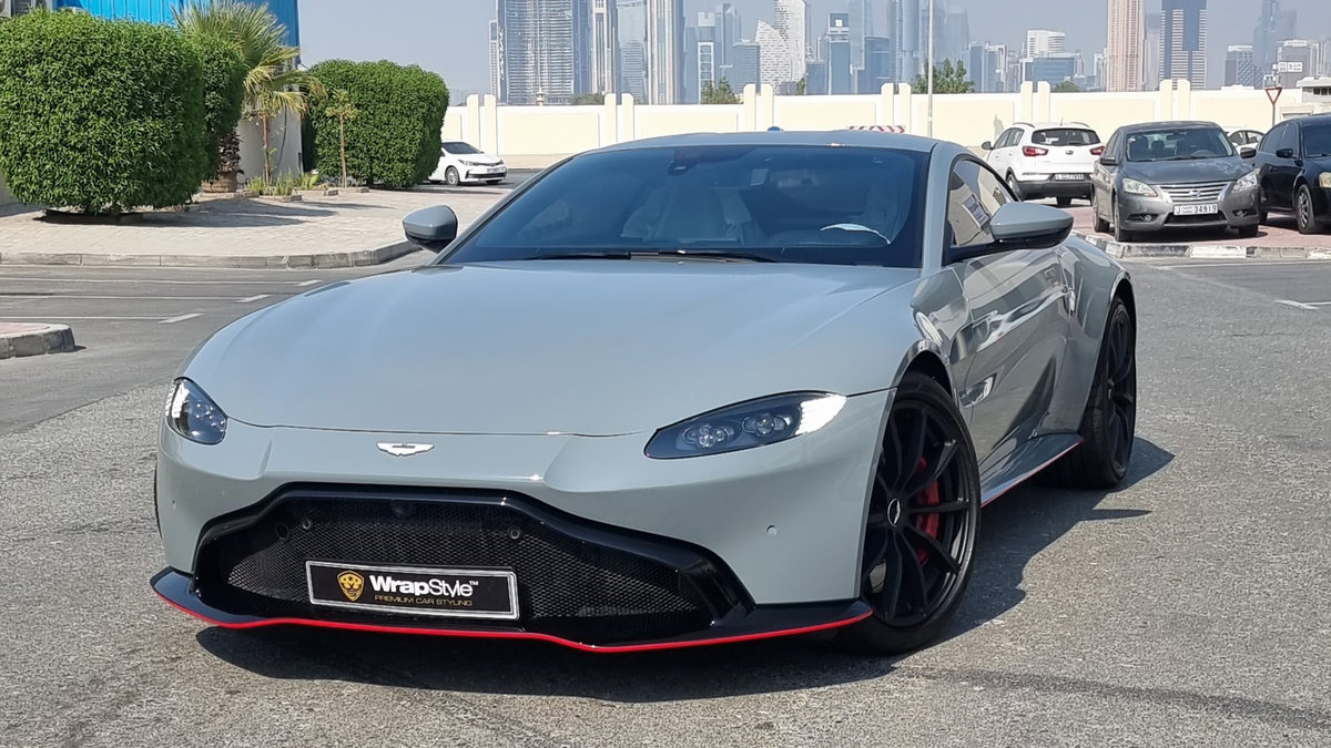 Aston Martin Vantage V12 - Grey Wrap - img 1