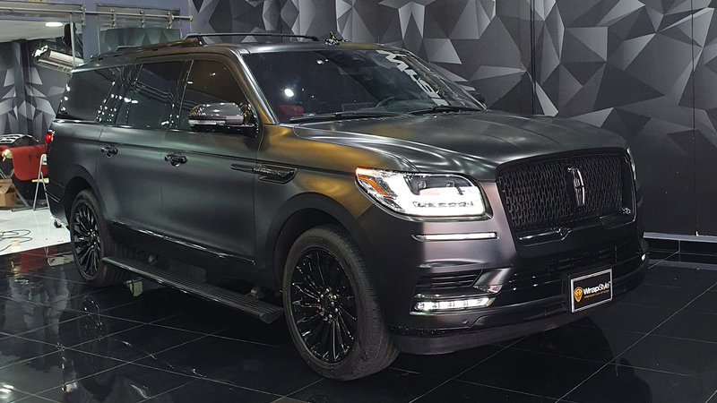 Lincoln Navigator - Black Wrap