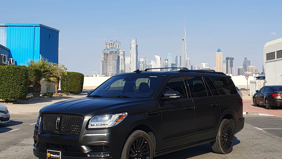 Lincoln Navigator - Black Wrap - img 1