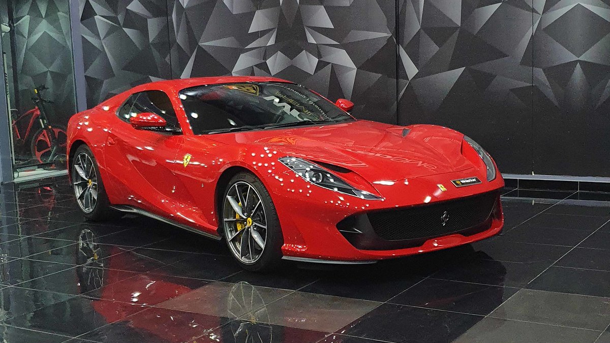 Ferrari 812 - Red Wrap - cover