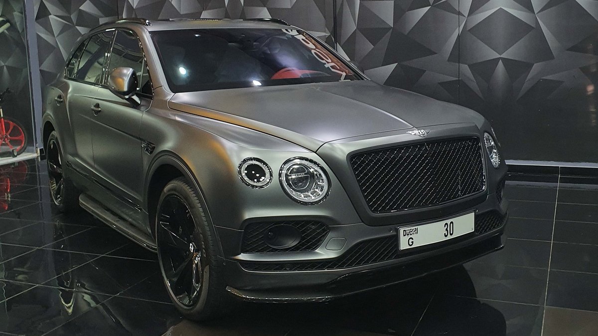 Bentley Bentayga - Grey Wrap - cover