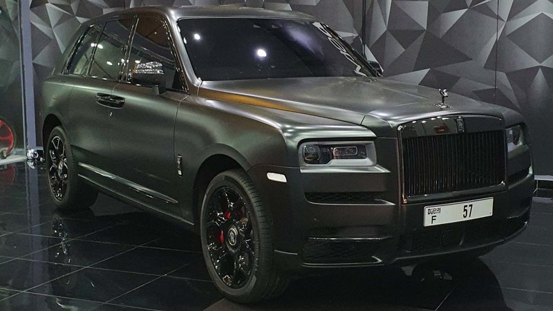 Rolls-Royce Cullinan - Black Wrap - img 1 small