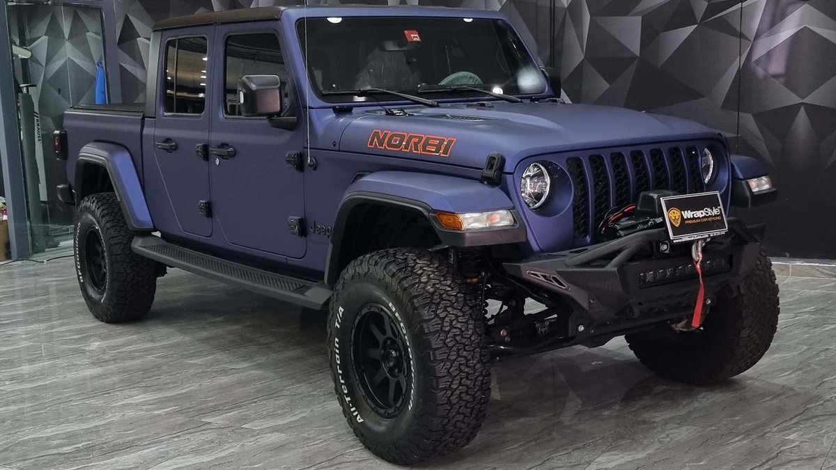 Jeep Gladiator - Blue Wrap - img 1