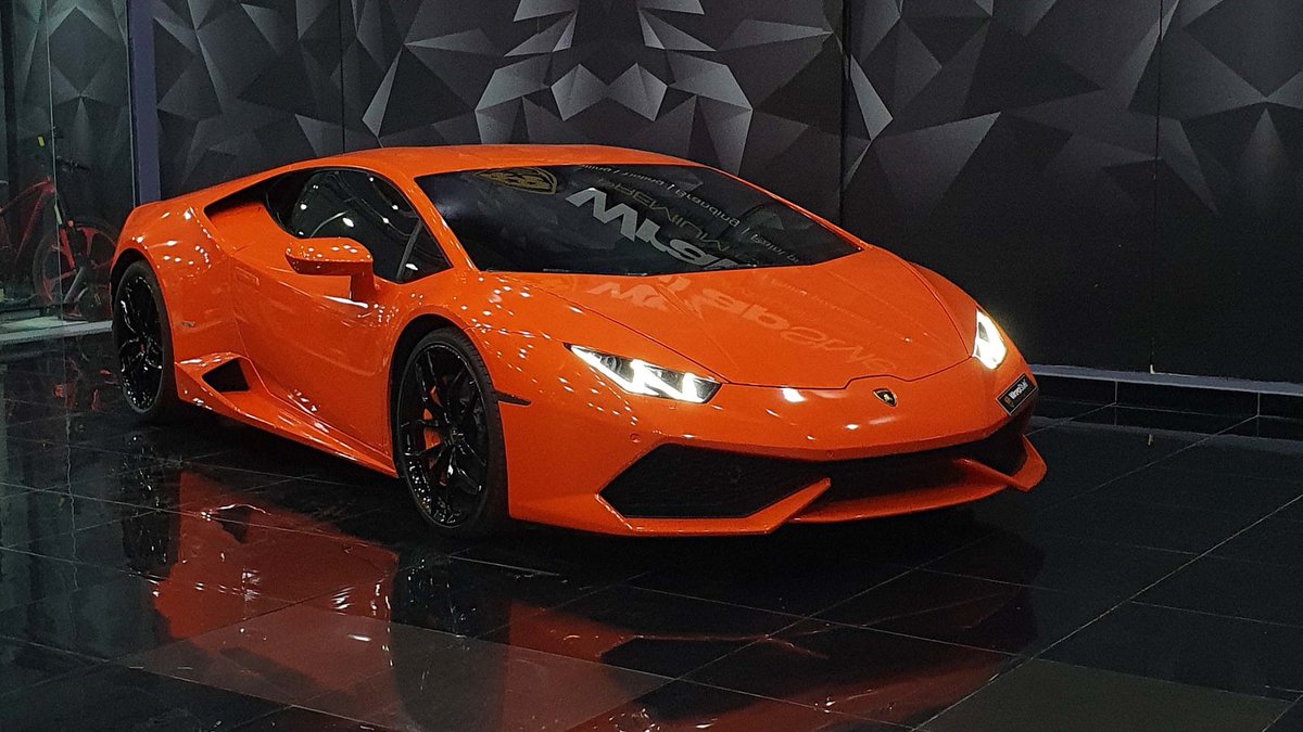 Lamborghini Aventador - Orange Wrap - cover