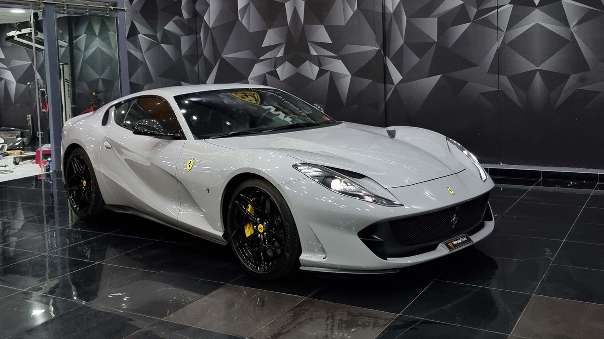 Ferrari 812 Superfast - White Wrap - cover