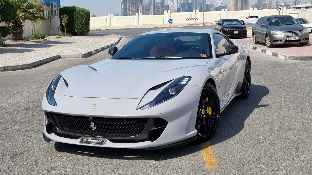 Ferrari 812 Superfast - White Wrap - img 2