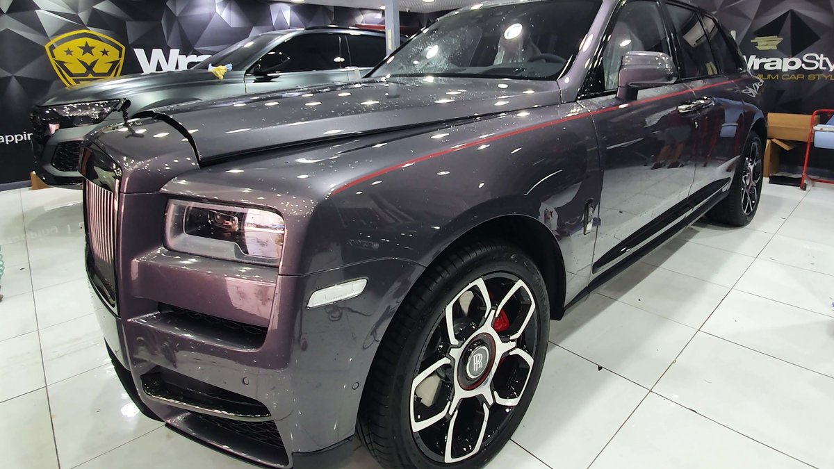 Rolls-Royce Cullinan - Grey Wrap - img 1